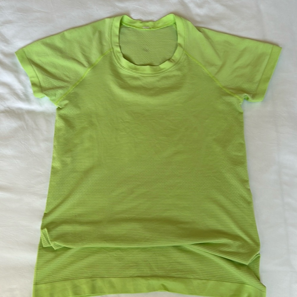 Lululemon Swiftly Tech Short-Sleeve Shirt 2.0 Hip Length in Lime Green